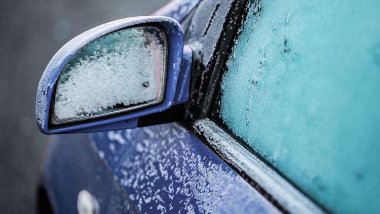 Простое решение проблемы замерзших стекол автомобиля зимой