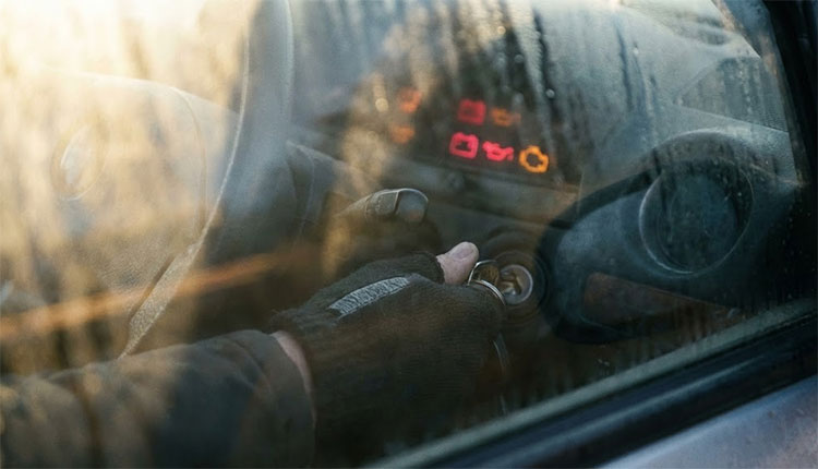 Машина заводится и глохнет — в чём причина?