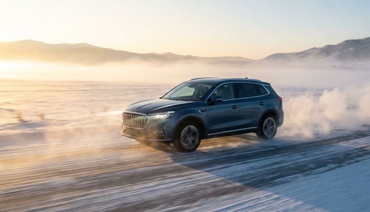 Рекорд Гиннесса в -30°C: как гибрид Hongqi HS6 PHEV проехал 1100 км на одном баке зимой