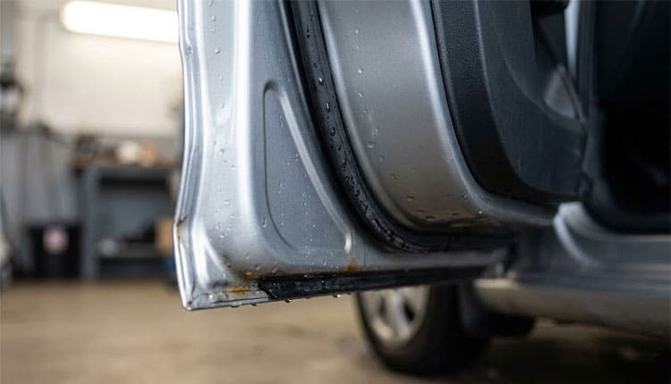 Skoda Rapid: скрип дверей и уплотнителей, вода в дверях