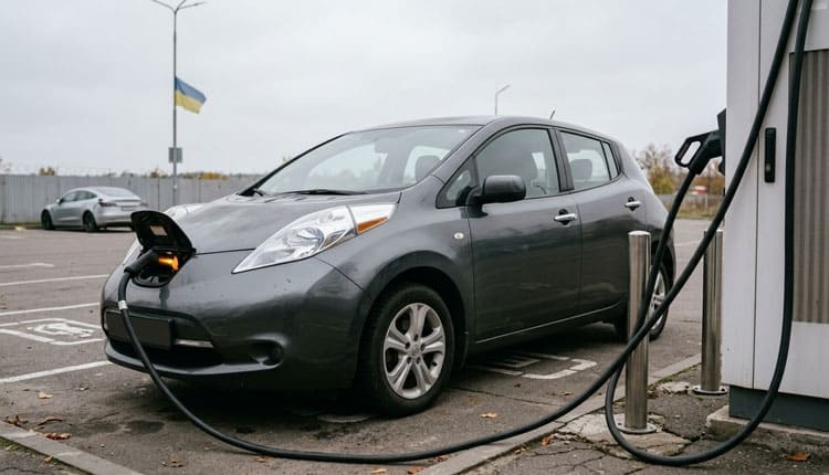 Электрокары с пробегом: главные страхи и реальные риски при покупке б/у электромобиля старше 5 лет