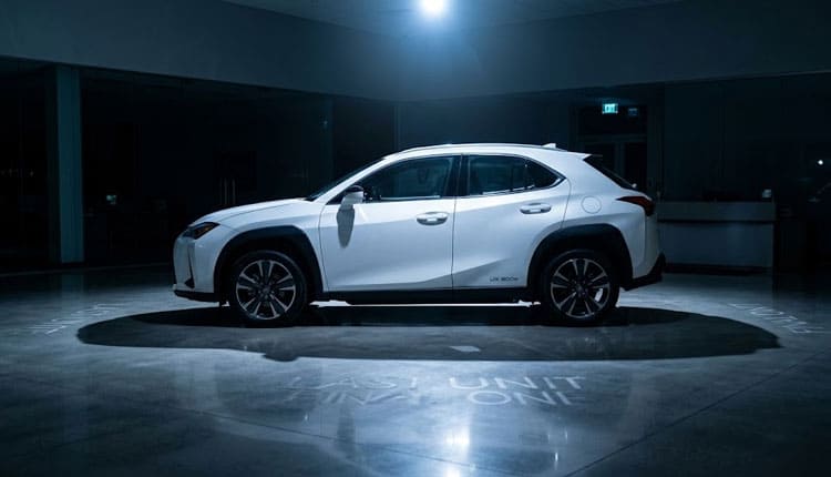 Lexus сдается: первый электромобиль бренда снимают с продажи