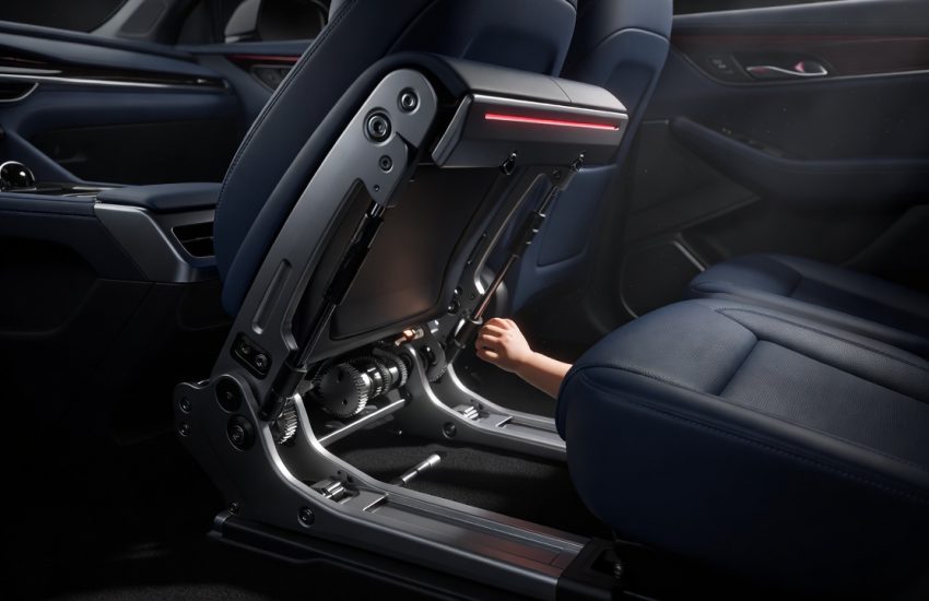 Cadillac отзывает все Vistiq: чем опасен третий ряд сидений