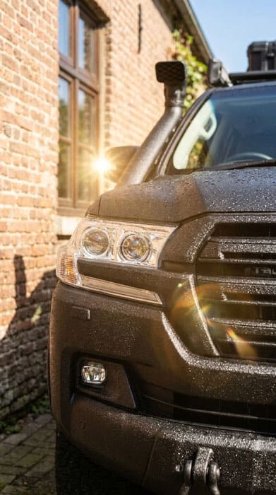 Автомобиль покрашенный в черный Raptor